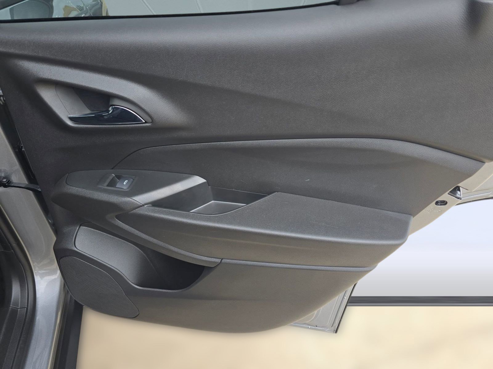 Used 2025 Chevrolet Trax RS w/ Driver Confidence Package image 22