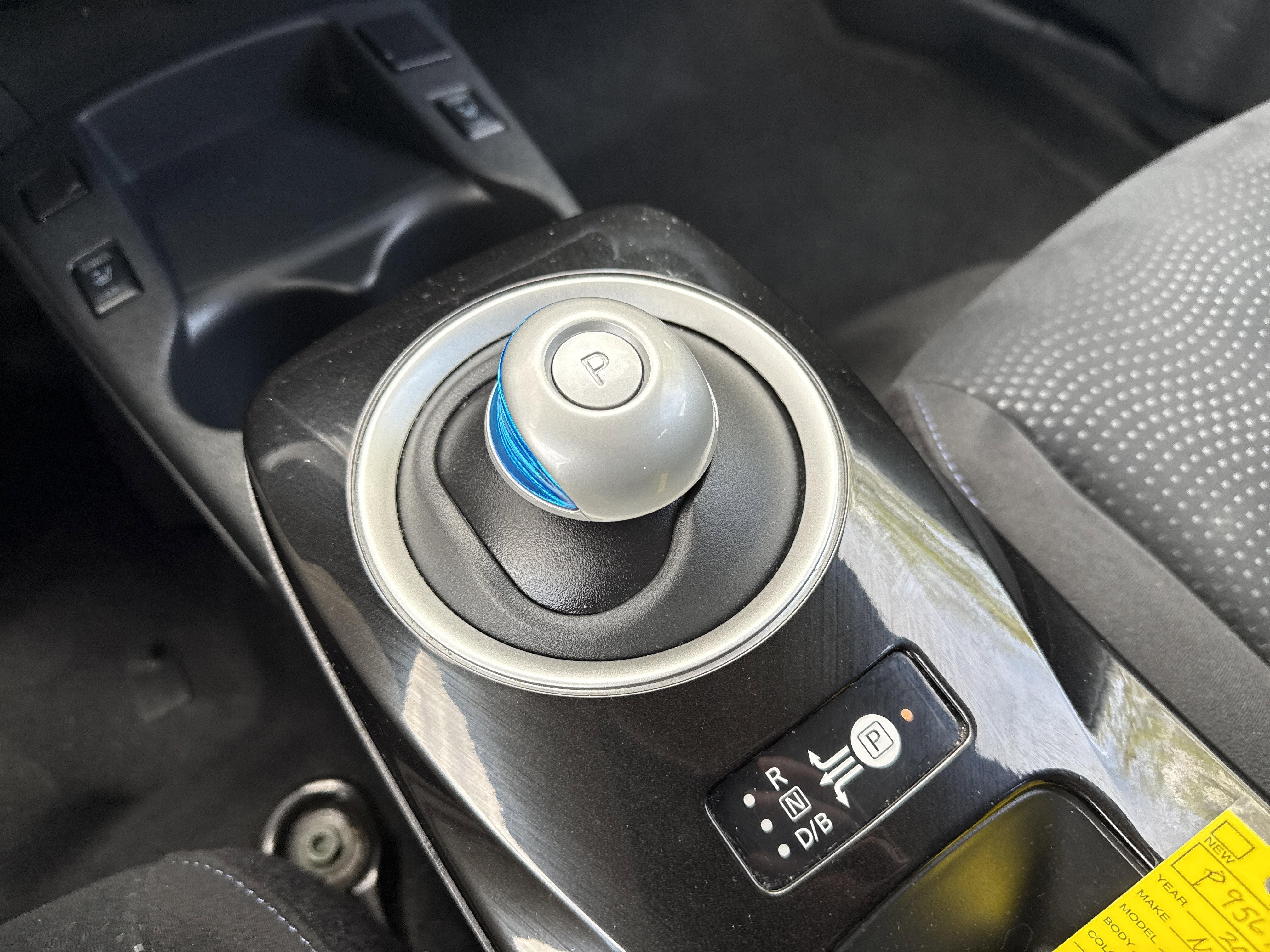 Used 2017 Nissan Leaf SV w/ Protection Package image 18