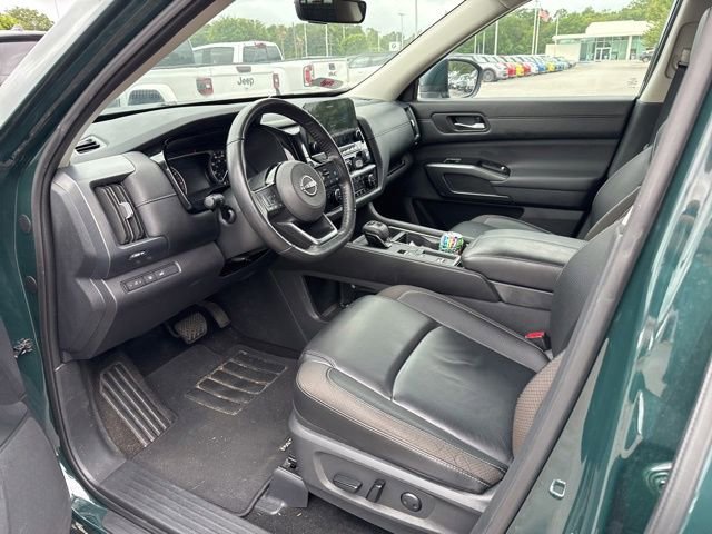 Used 2025 Nissan Pathfinder SL FWD image 24