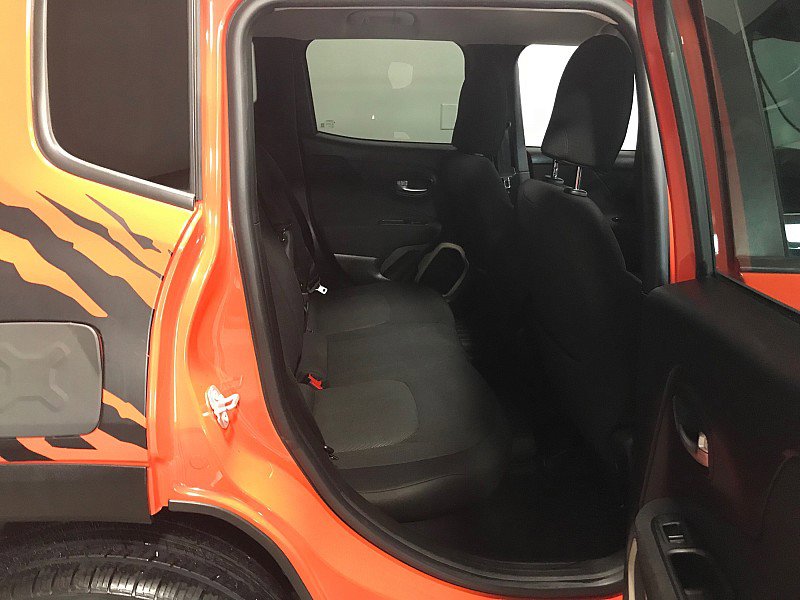Used 2015 Jeep Renegade Latitude image 16