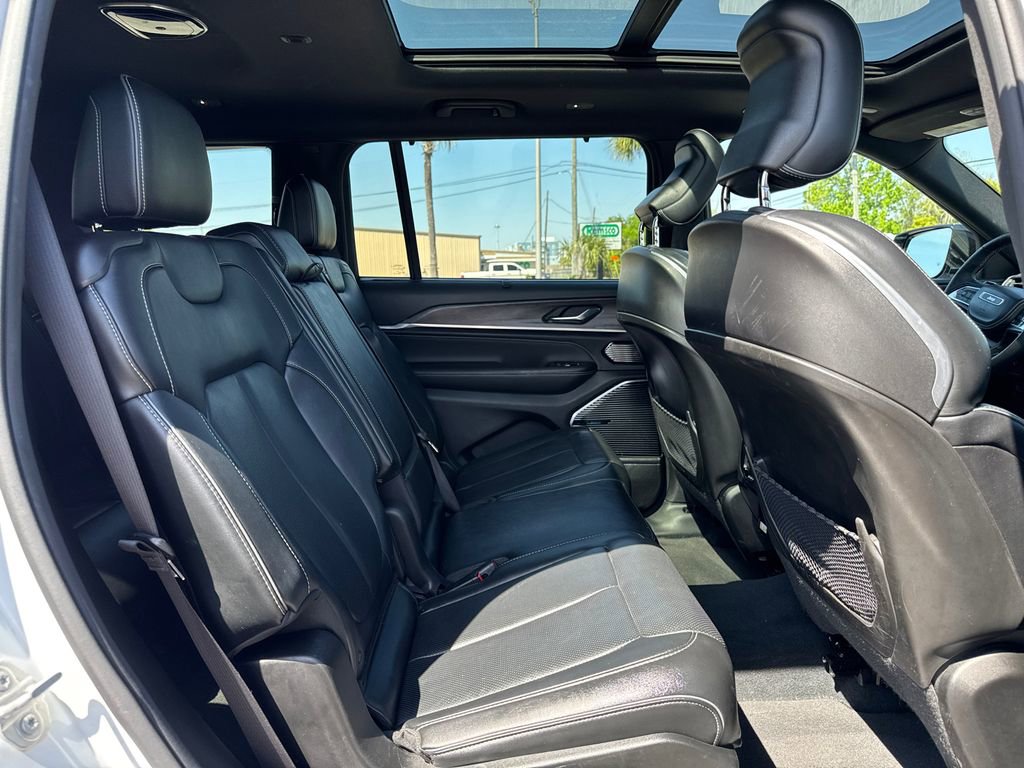Used 2023 Jeep Grand Cherokee L Overland w/ Advanced Protech Group III RWD image 19