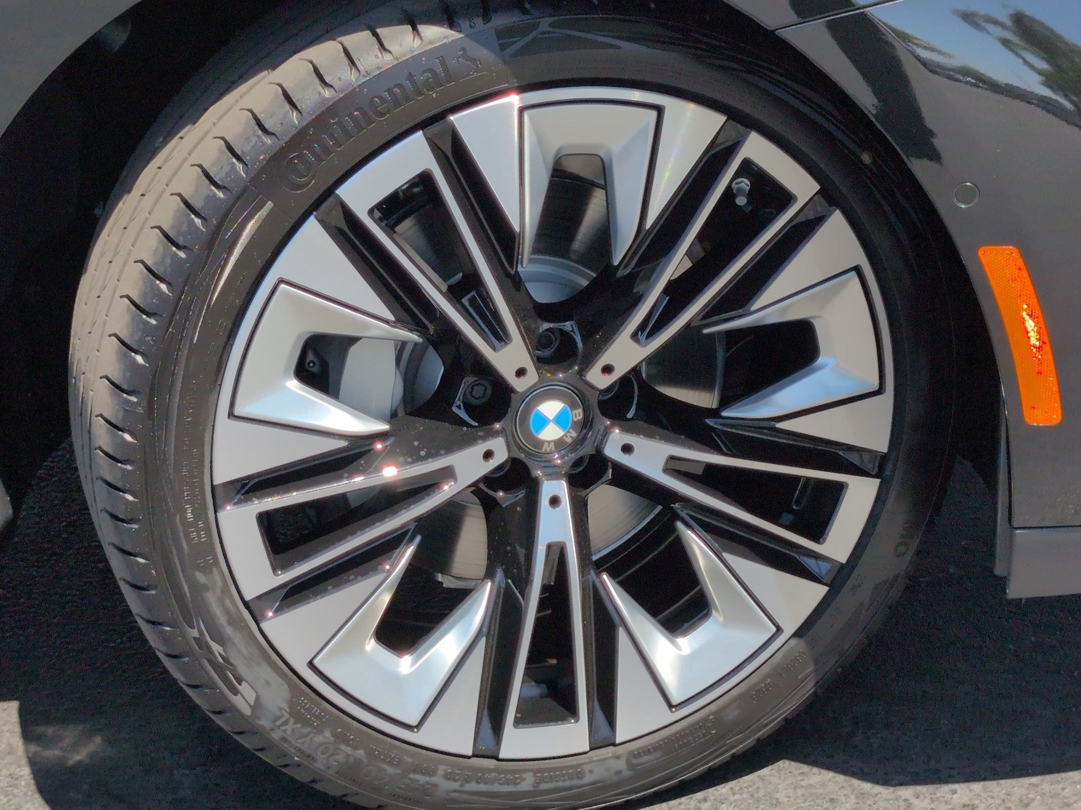 New 2027 BMW 530i w/ Premium Package RWD image 13