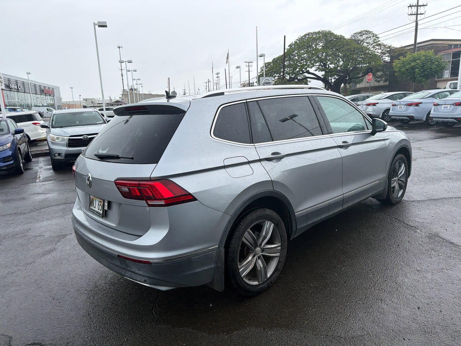 Used 2021 Volkswagen Tiguan SEL image 3
