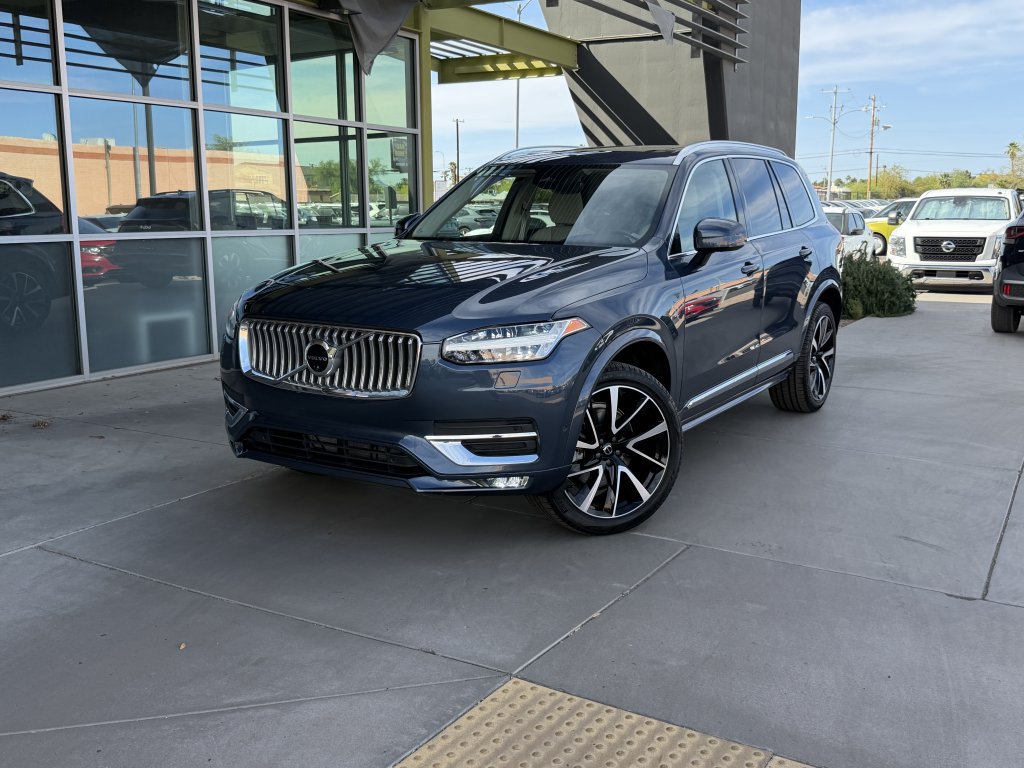 Used 2023 Volvo XC90 B6 Plus AWD/4WD image 2