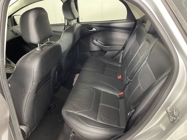 Used 2016 Ford Focus SE w/ Equipment Group 201A FWD image 13