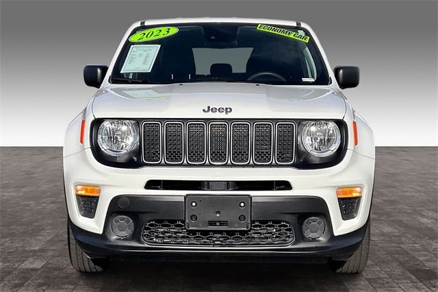 Used 2023 Jeep Renegade Latitude image 3