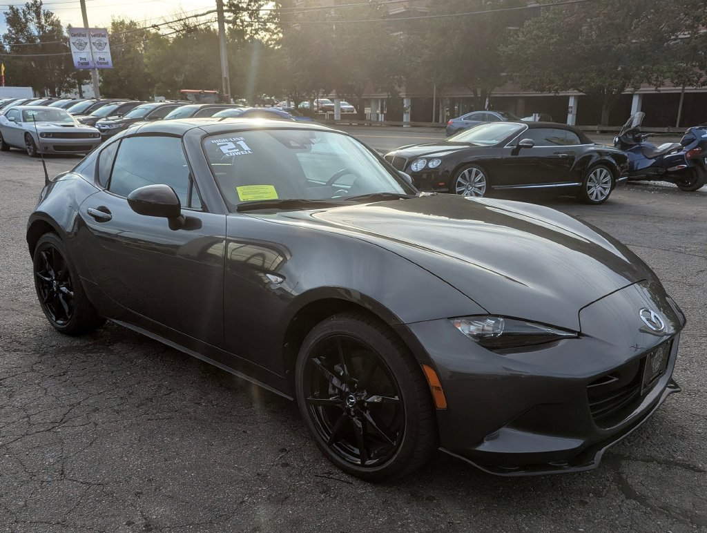 Used 2021 MAZDA MX-5 Miata RF Club RWD image 5