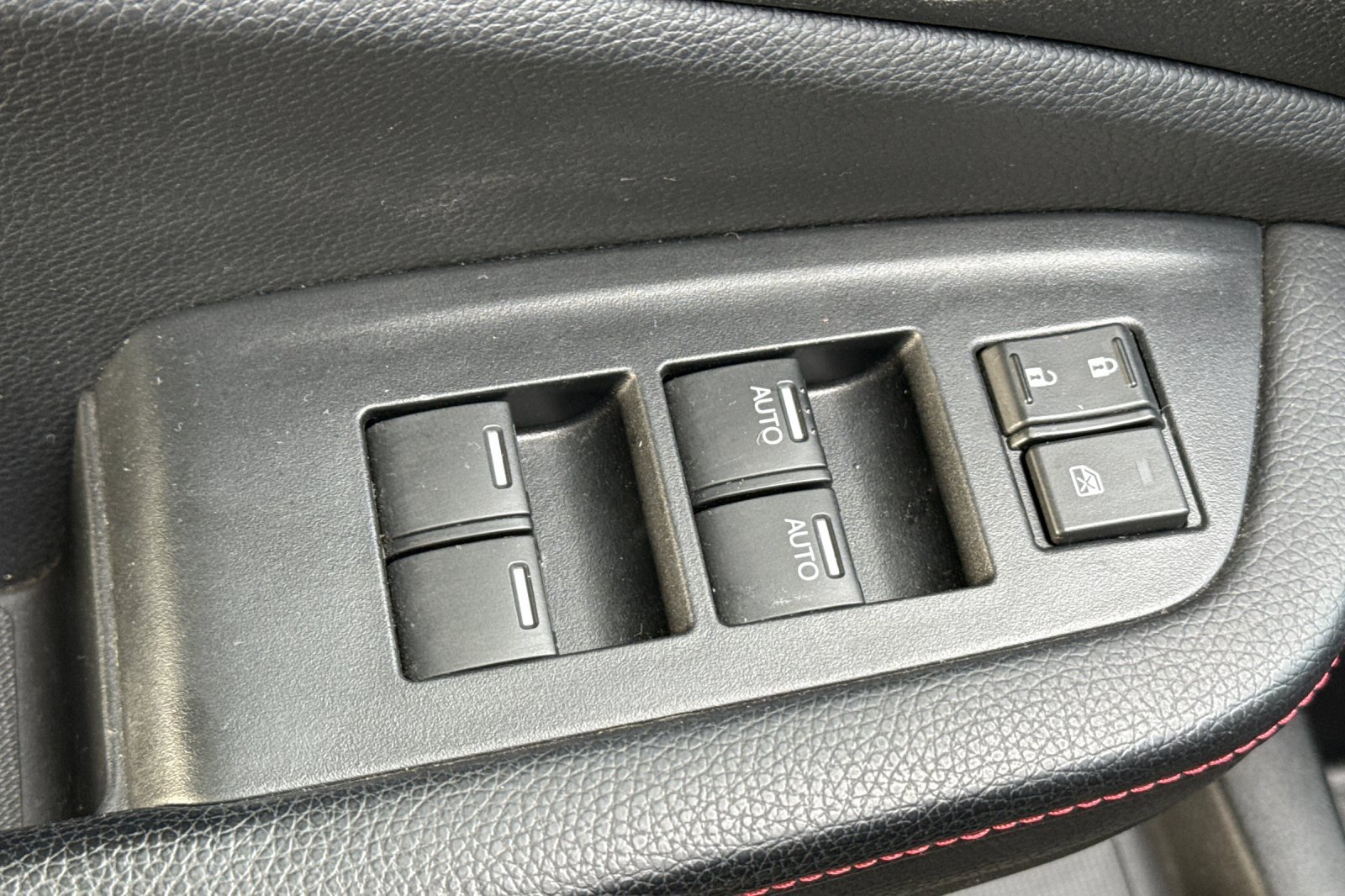 Used 2021 Honda Pilot Black Edition image 13