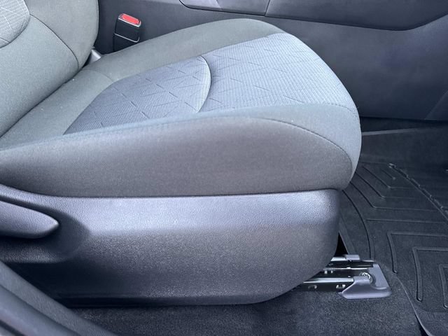 Used 2022 Toyota RAV4 XLE AWD/4WD image 13