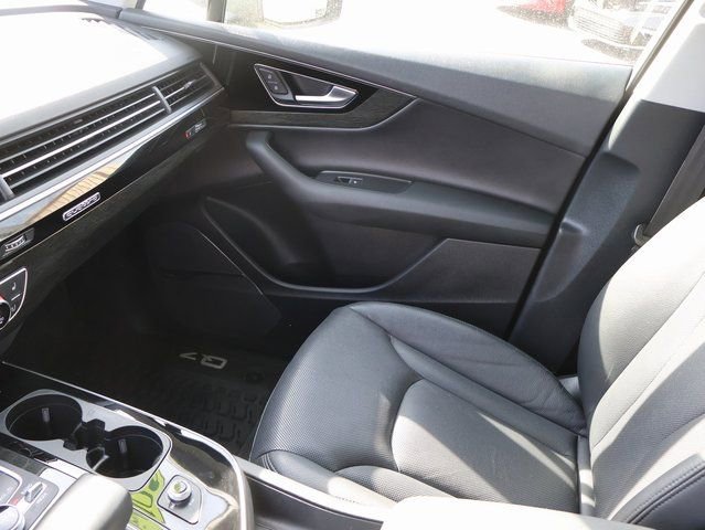 Used 2019 Audi Q7 3.0T Prestige w/ Prestige Package image 24