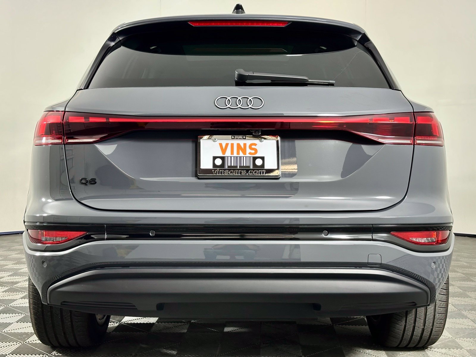 Used 2025 Audi Q6 e-tron Premium Plus w/ Premium Plus AWD/4WD image 24