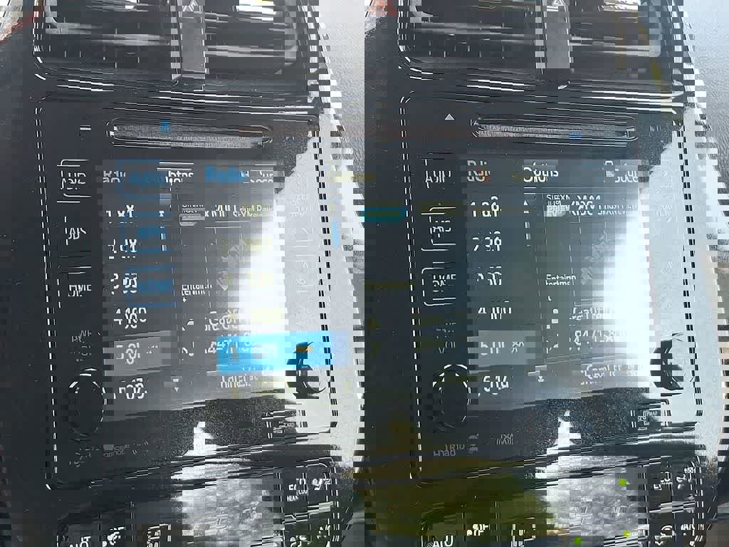 Used 2017 Toyota Prius Four FWD image 14