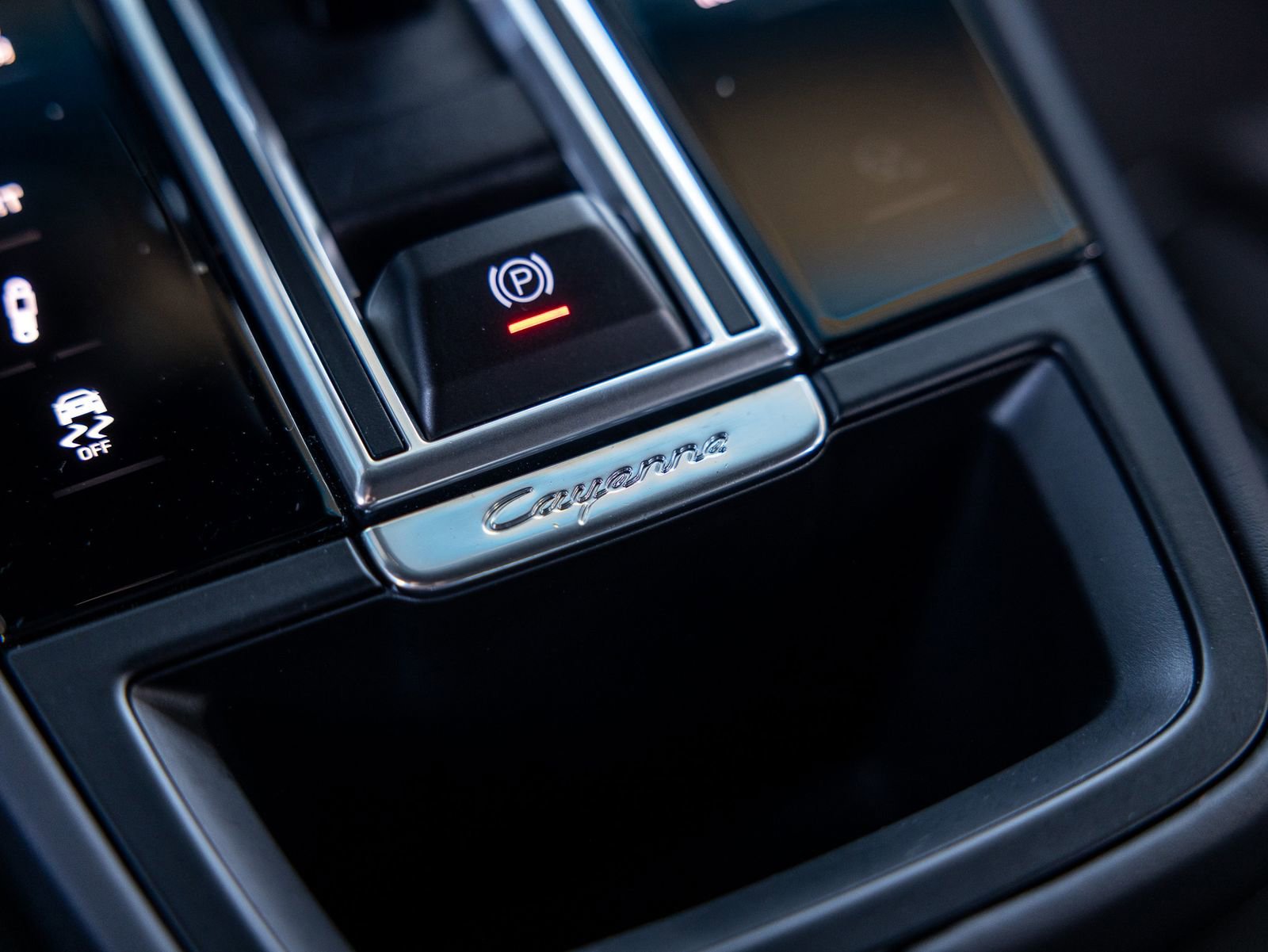 Certified 2023 Porsche Cayenne GTS AWD/4WD image 60