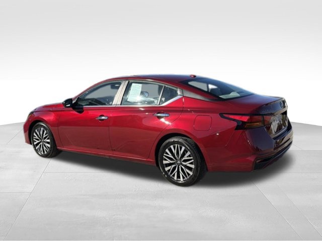 Used 2025 Nissan Altima 2.5 SV FWD image 3