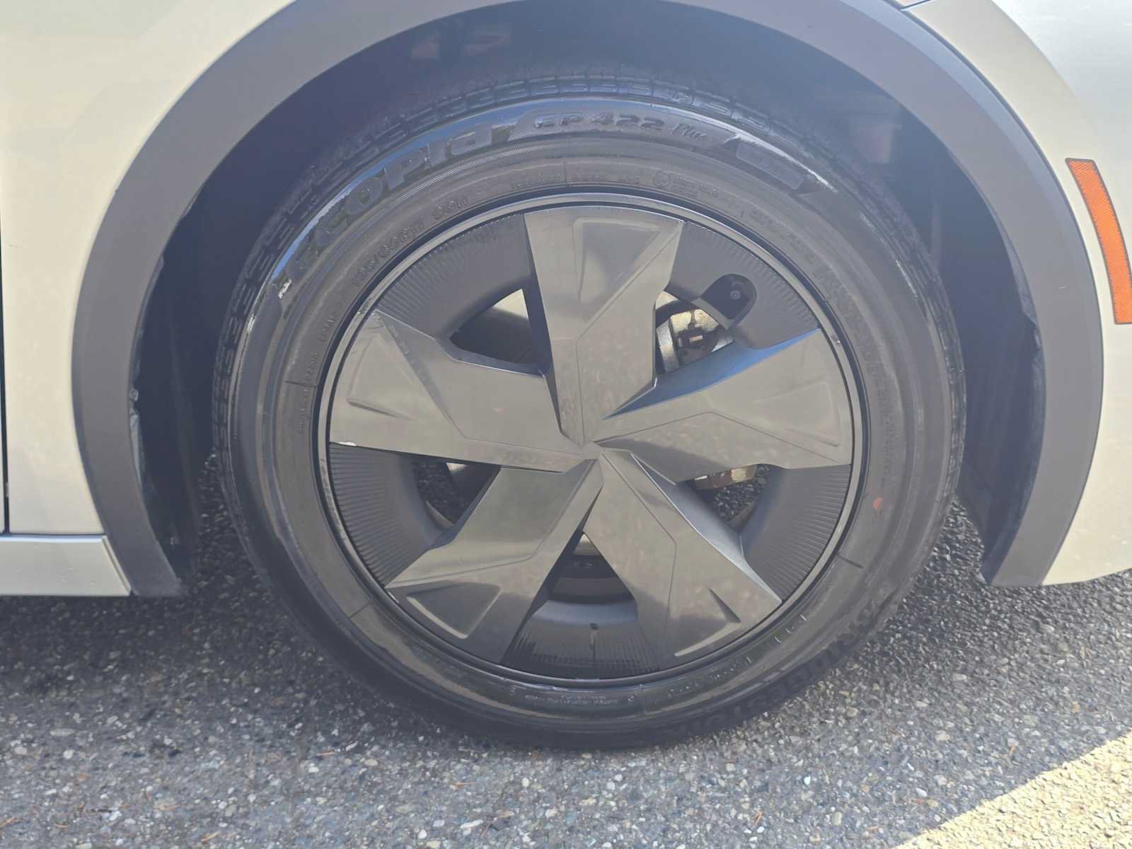 Certified 2025 Toyota Prius LE FWD image 9