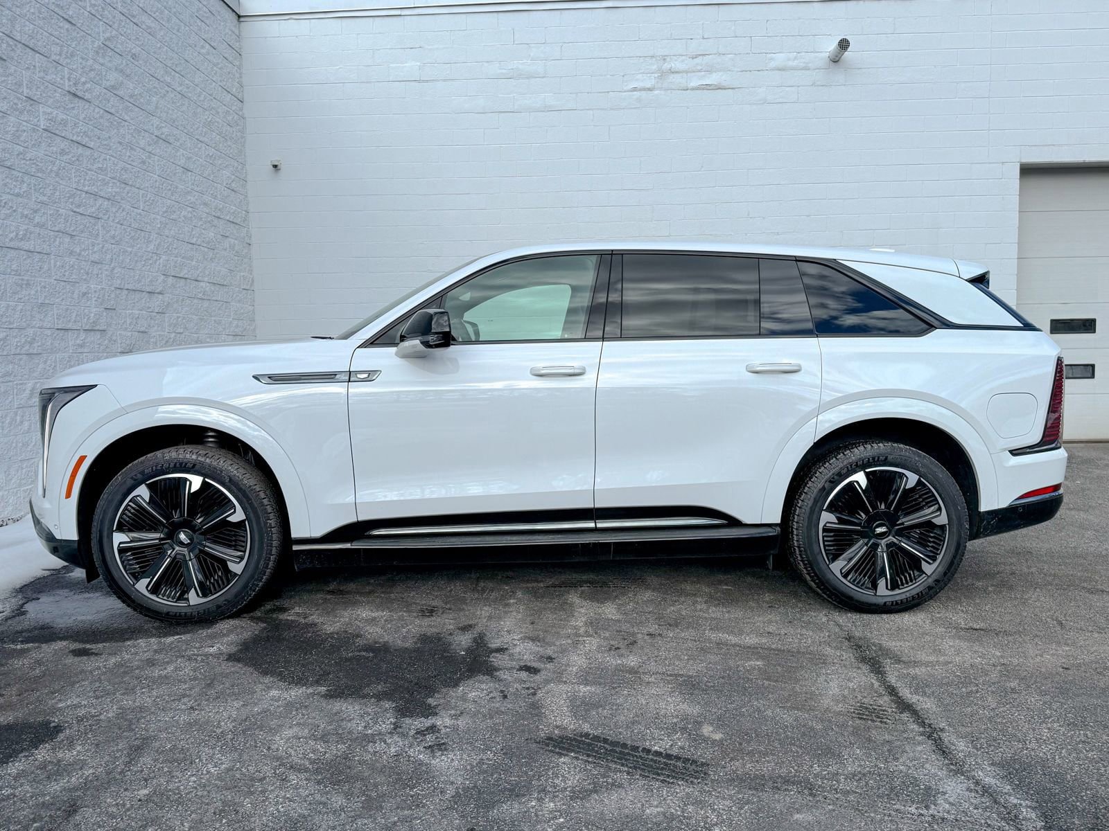 New 2025 Cadillac Escalade IQ Sport 2 AWD/4WD image 8