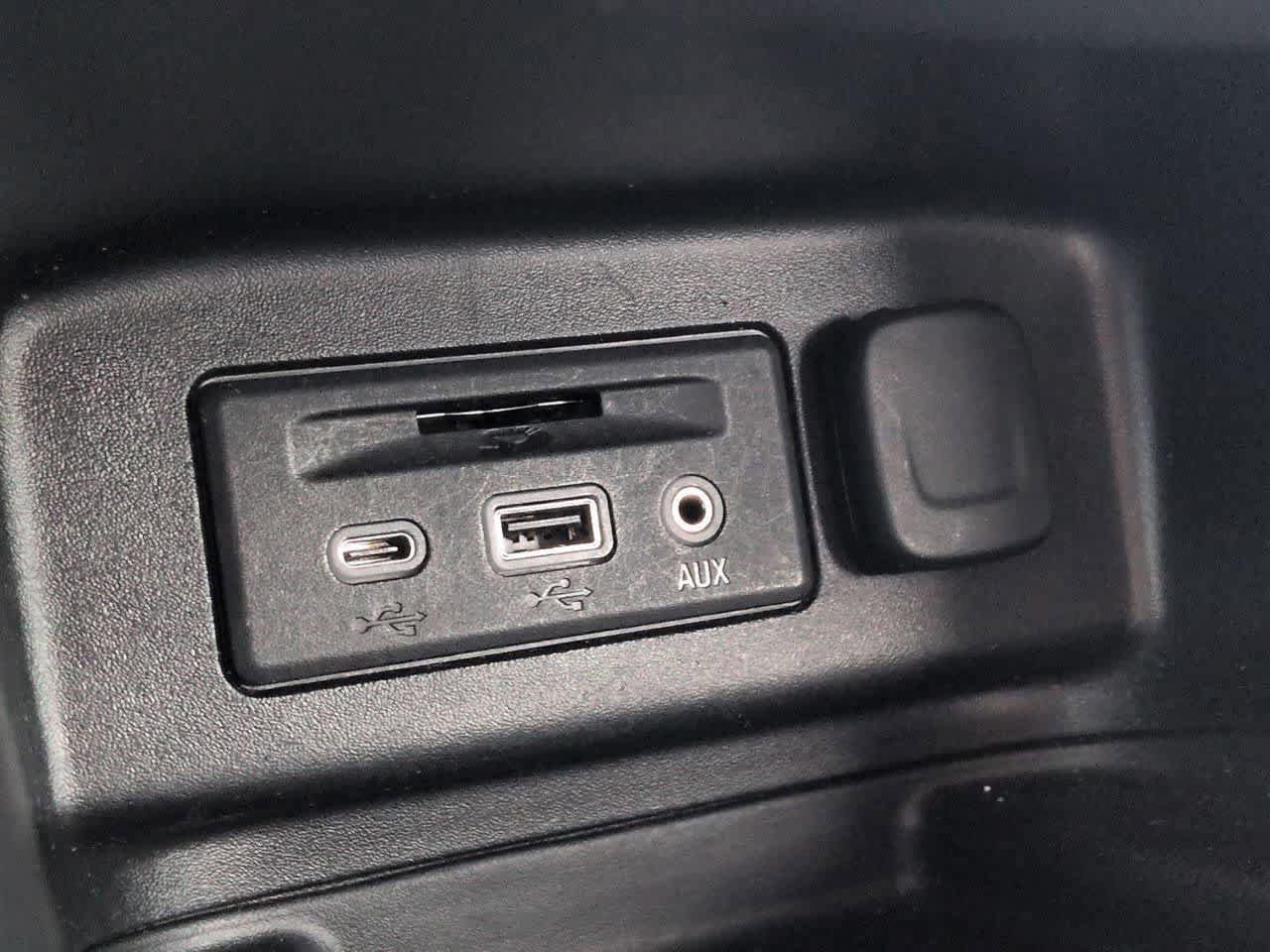 Used 2021 Chevrolet Equinox Premier w/ Redline Edition AWD/4WD image 29
