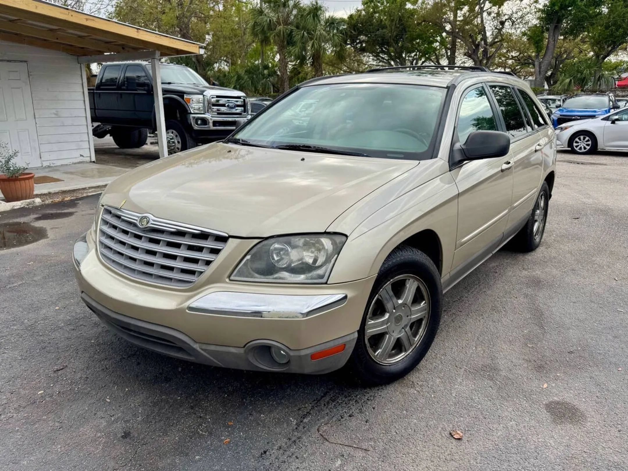 Used 2006 Chrysler Pacifica Touring AWD/4WD image 2