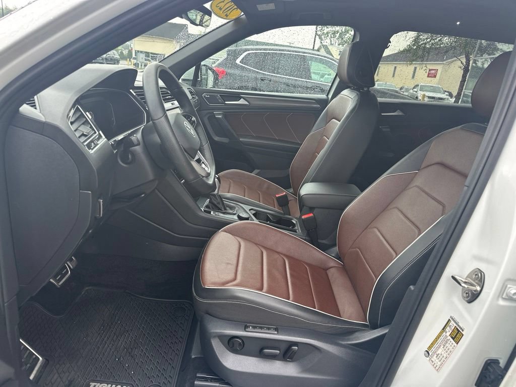 Used 2023 Volkswagen Tiguan SEL R-Line AWD/4WD image 14