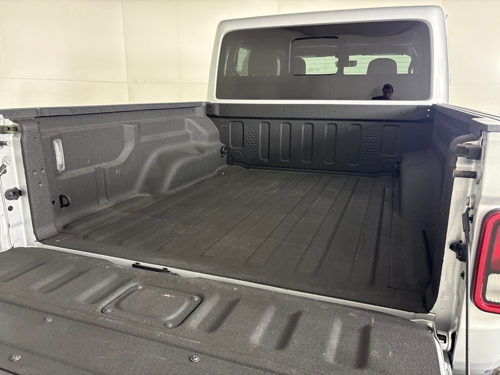 Used 2023 Jeep Gladiator Mojave w/ Cold Weather Group AWD/4WD image 13