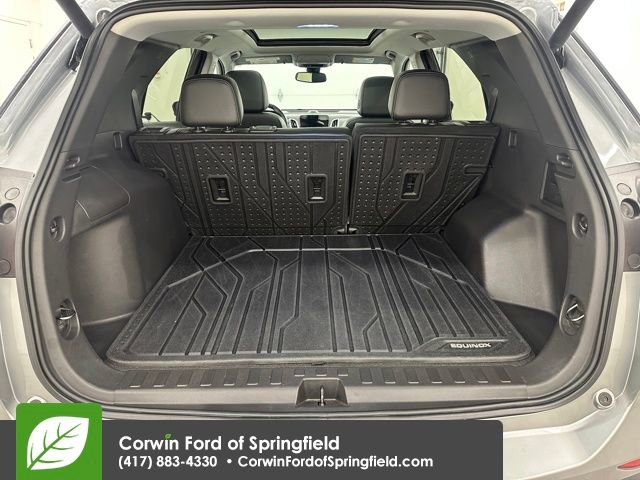 Used 2023 Chevrolet Equinox Premier image 16