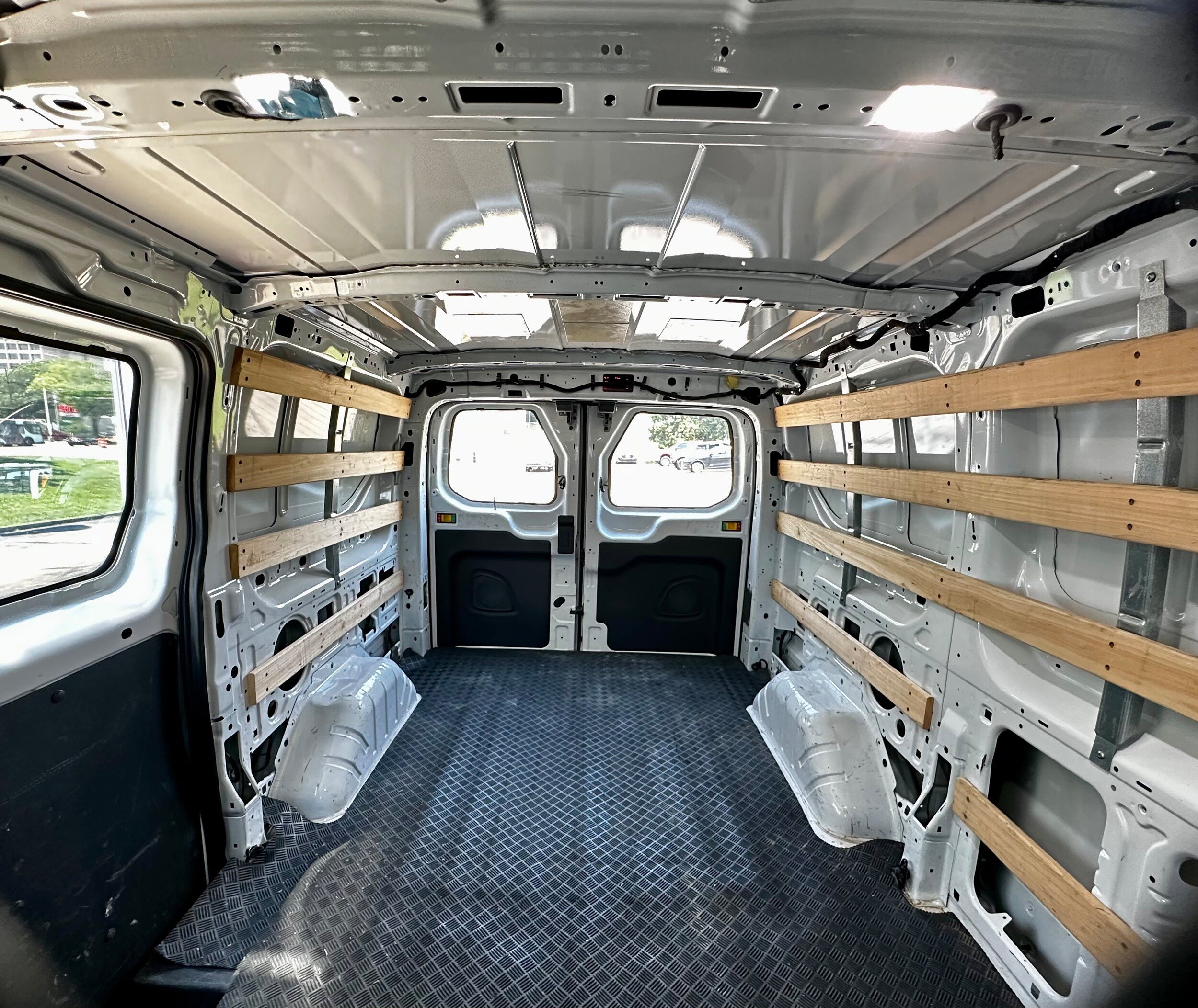 Used 2024 Ford Transit 250 Low Roof w/ Exterior Upgrade Package RWD image 9