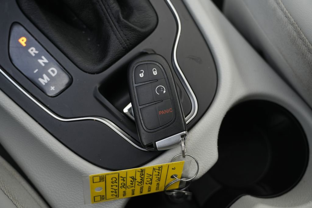 Used 2021 Jeep Cherokee Latitude Plus image 54