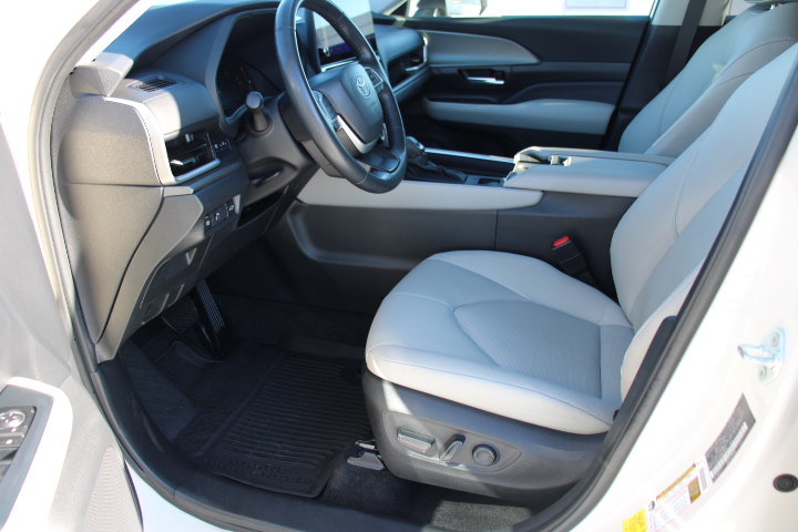 Certified 2024 Toyota Grand Highlander XLE image 11