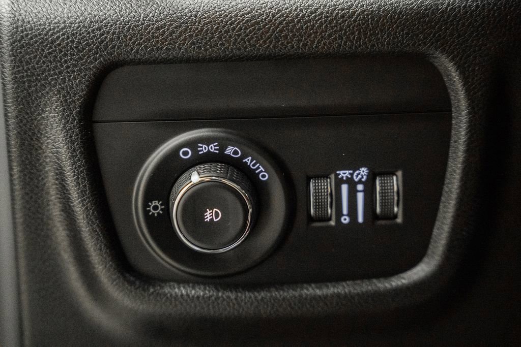 Used 2024 Jeep Grand Cherokee L Limited image 49