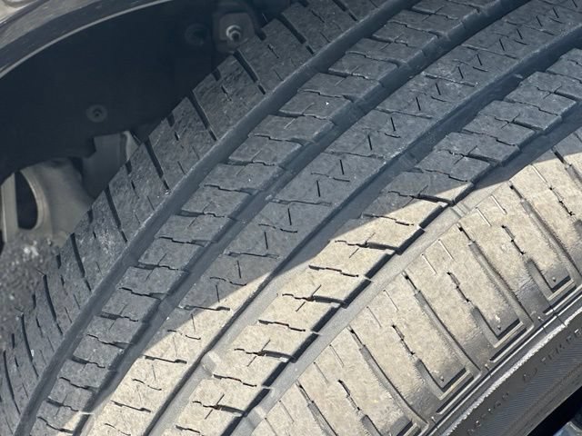 Used 2023 Jeep Grand Cherokee Overland AWD/4WD image 11