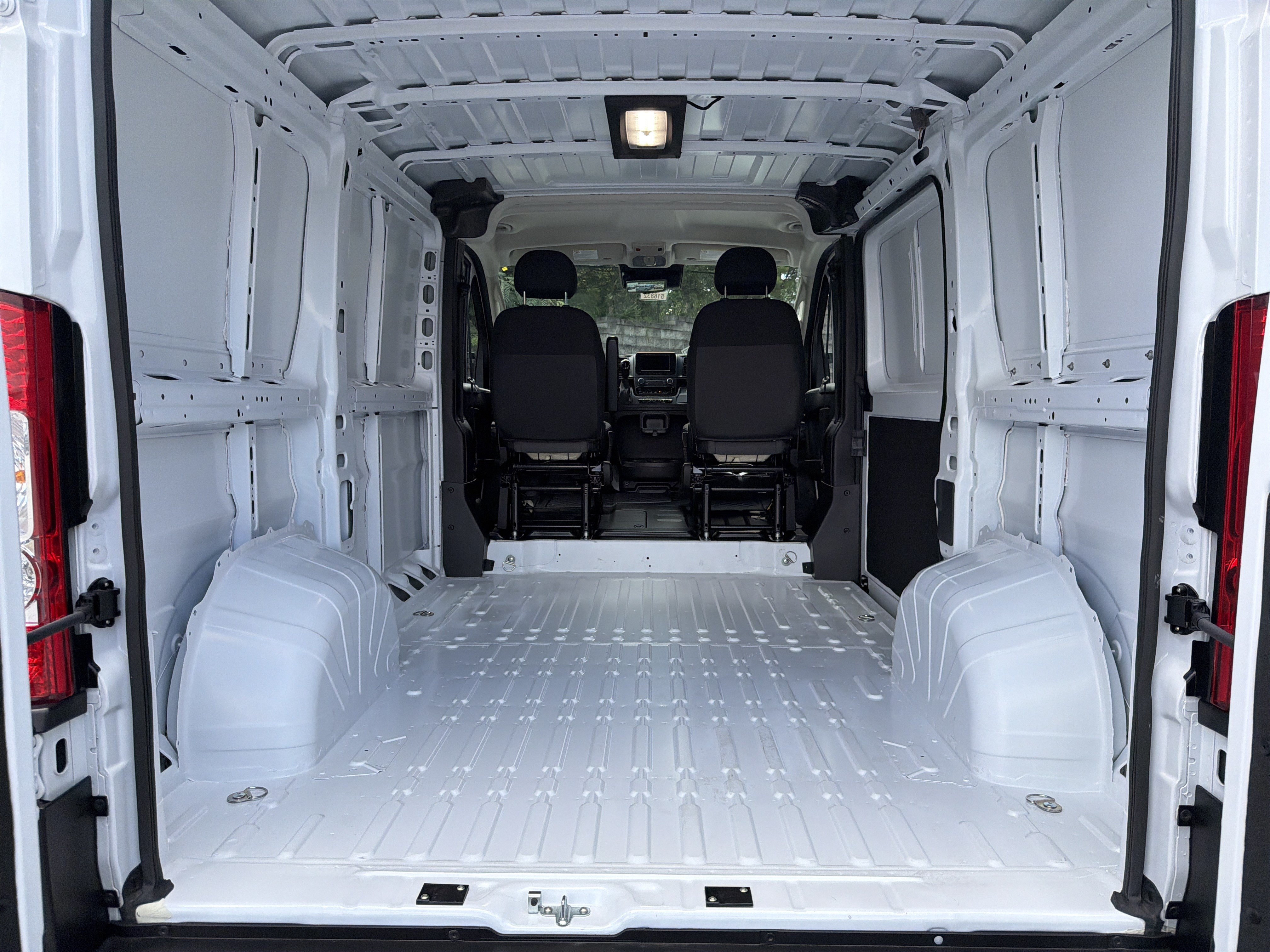New 2026 RAM ProMaster 1500 w/ Safety Group FWD image 19