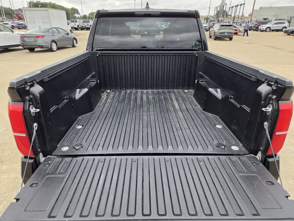 Used 2024 Toyota Tacoma SR5 AWD/4WD image 28