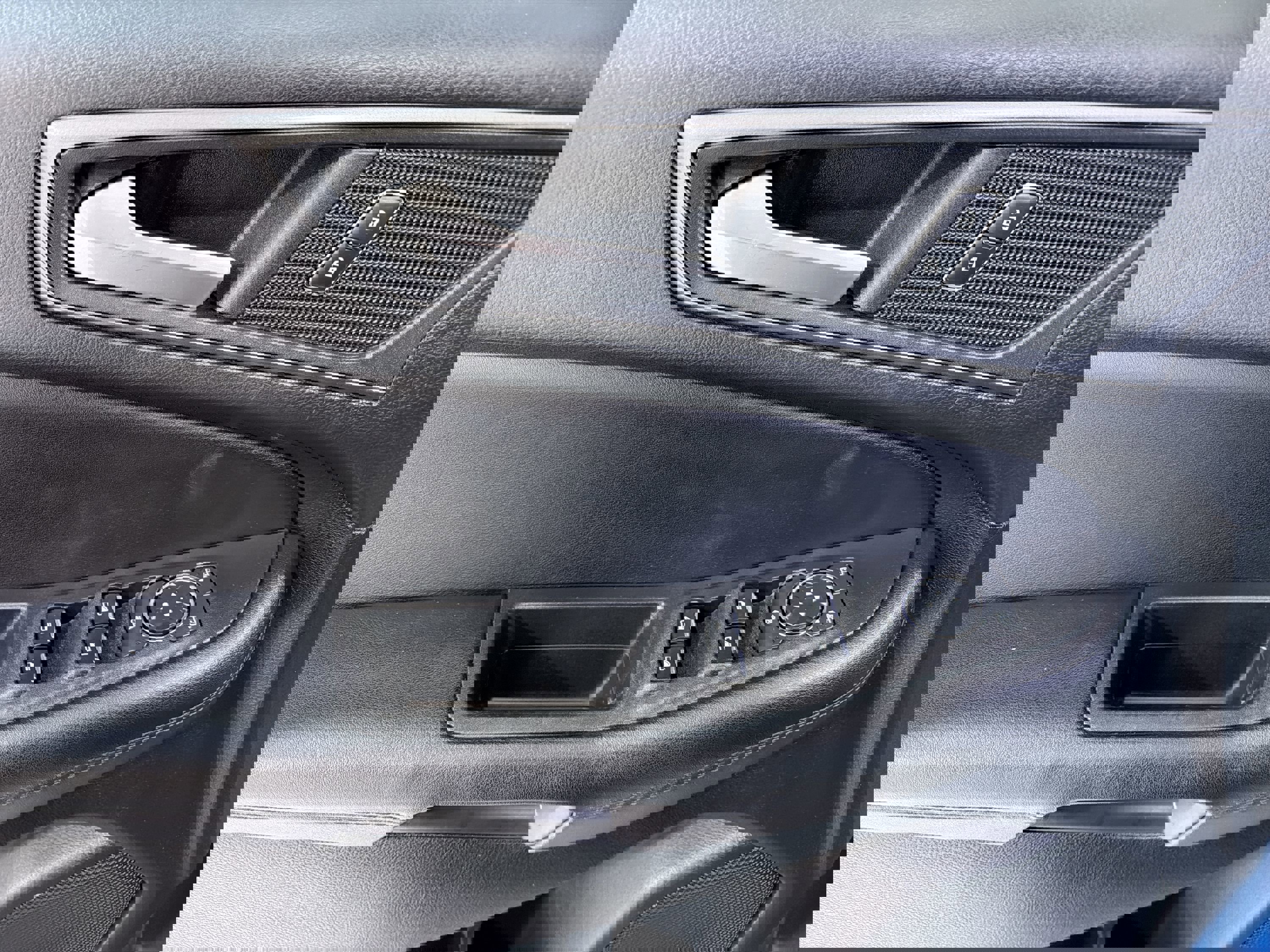 Used 2022 Ford Edge SE w/ Black Appearance Package image 12