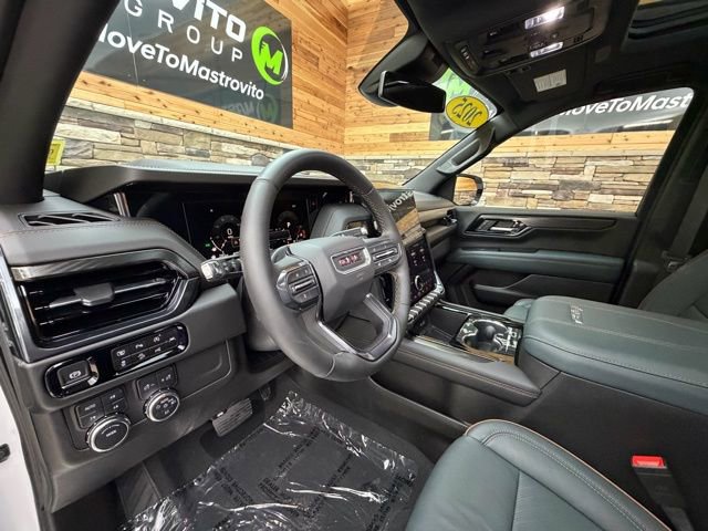 Used 2025 GMC Yukon AT4 image 11