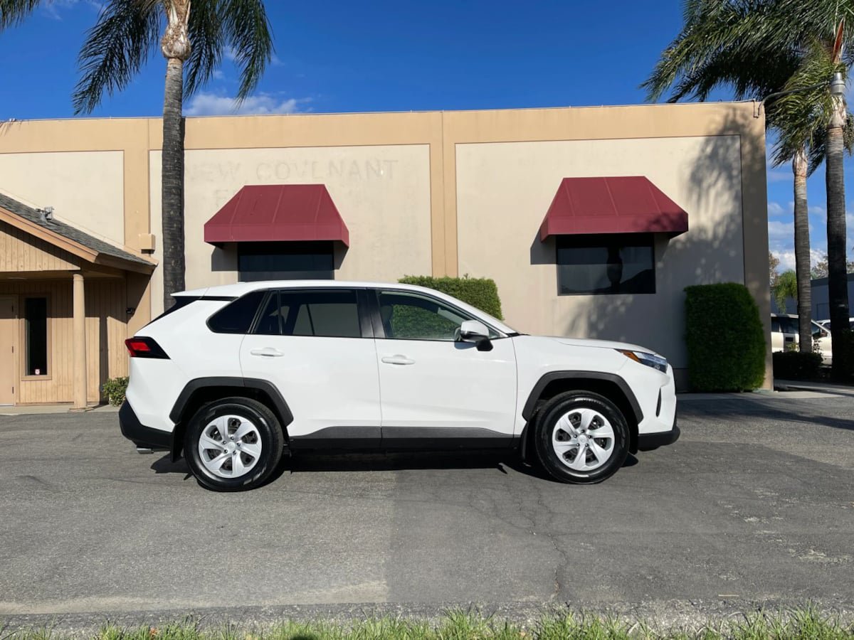 Used 2025 Toyota RAV4 LE FWD image 4