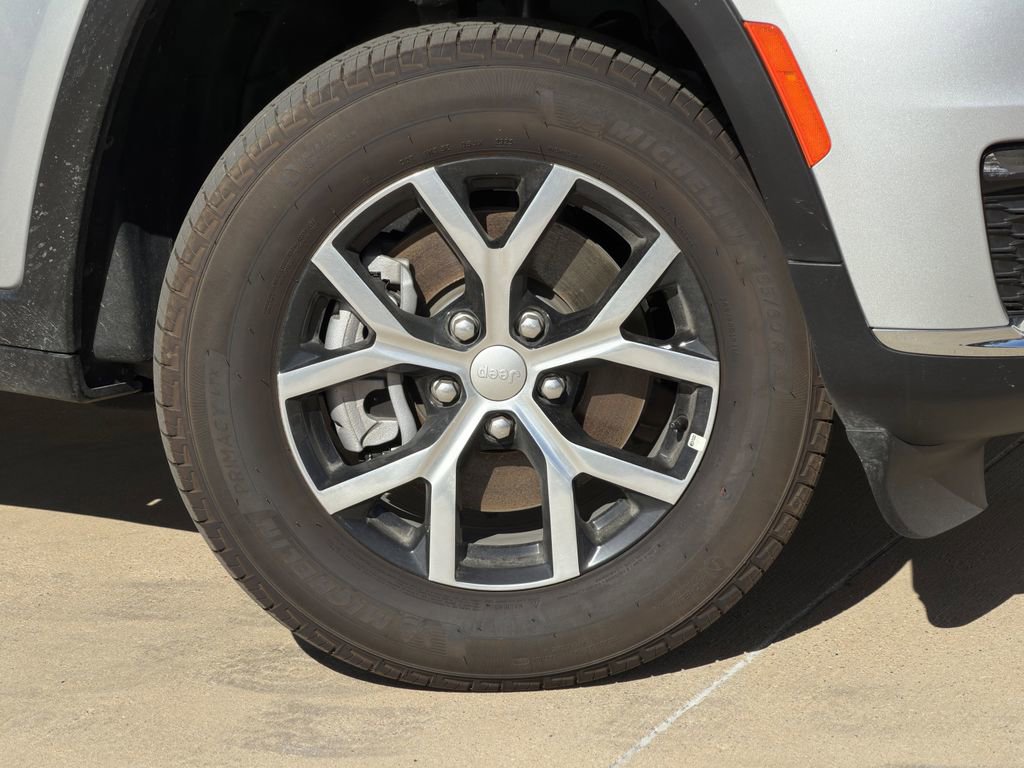 New 2025 Jeep Grand Cherokee L Limited w/ Trailer Tow Package image 8