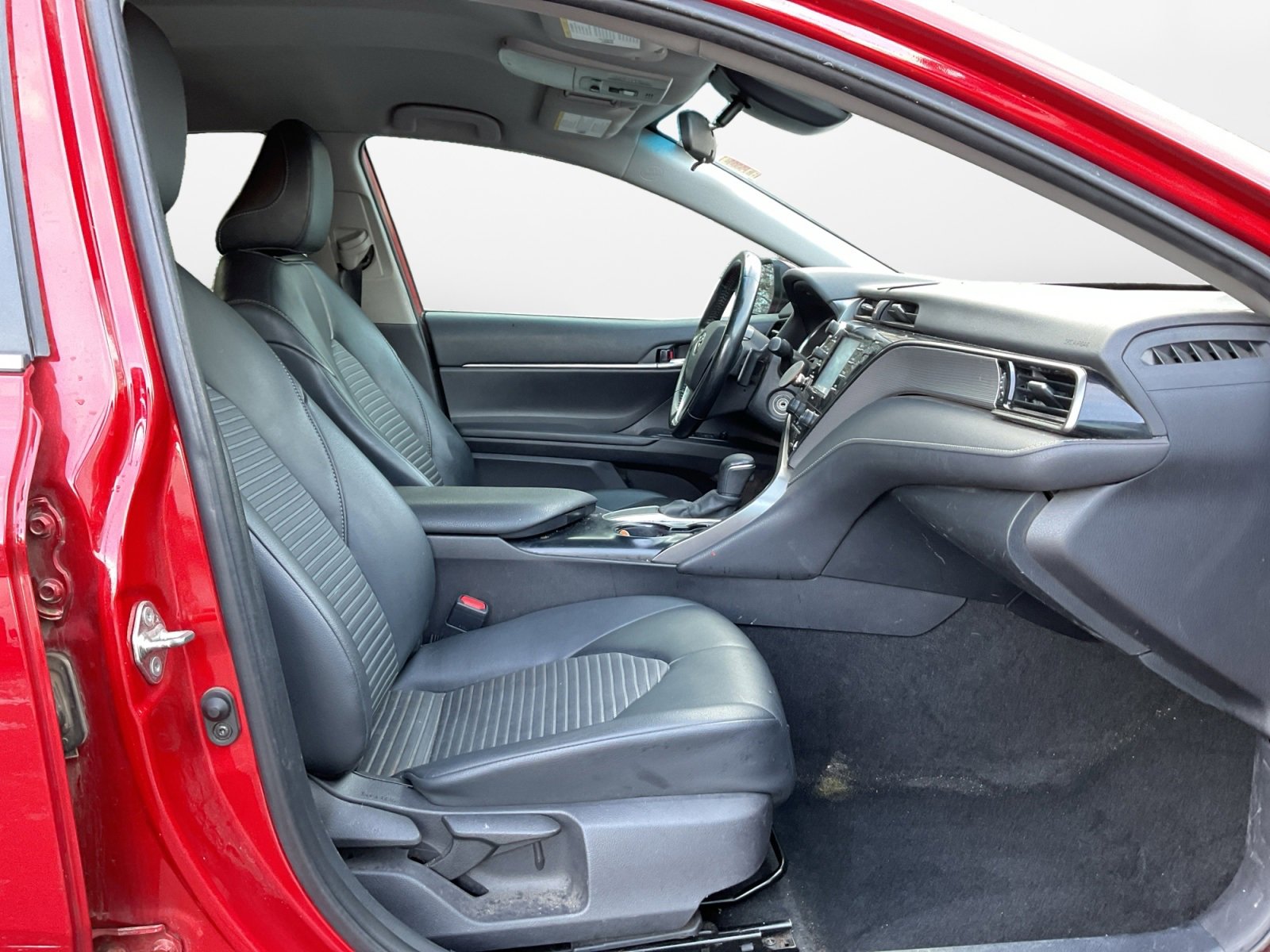 Used 2020 Toyota Camry SE image 16