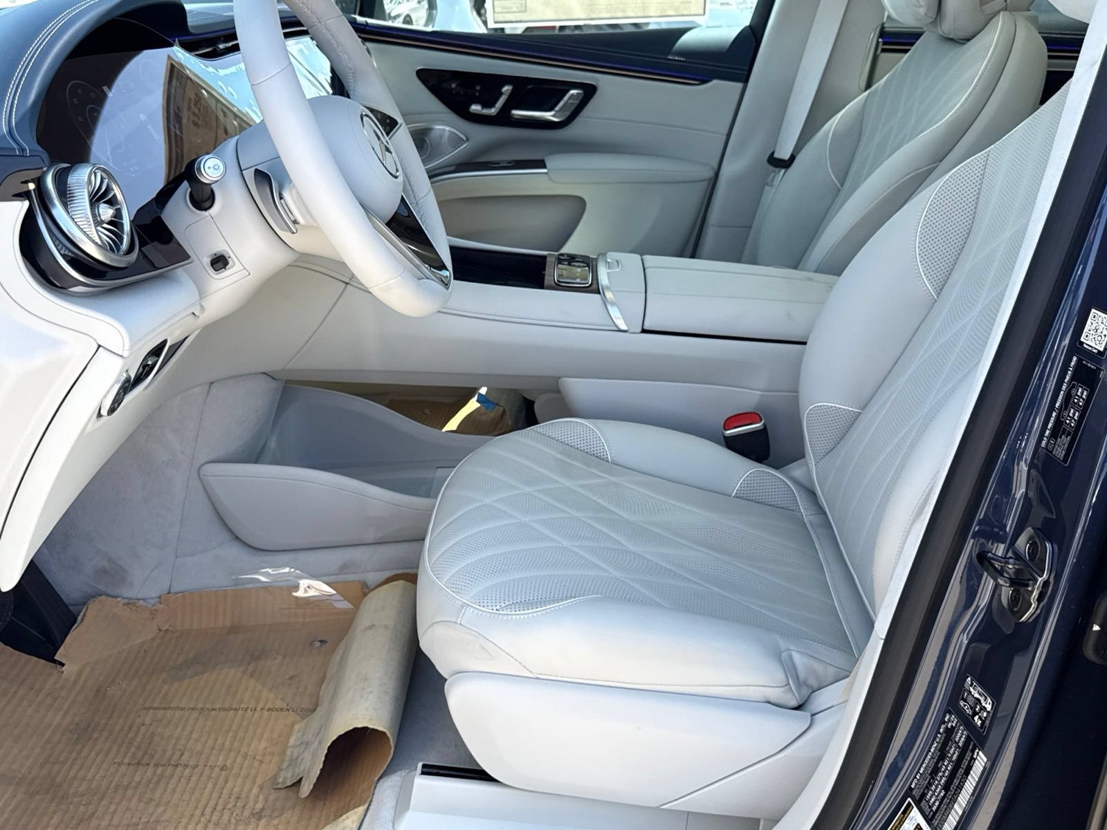 New 2026 Mercedes-Benz EQS 550 4MATIC SUV image 17