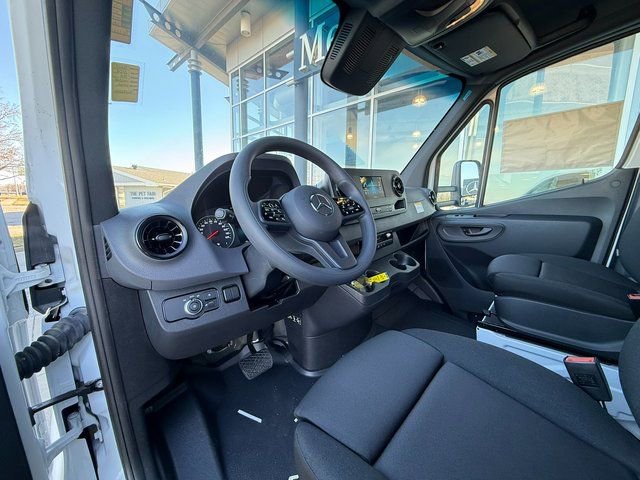 Used 2024 Mercedes-Benz Sprinter 4500 image 13