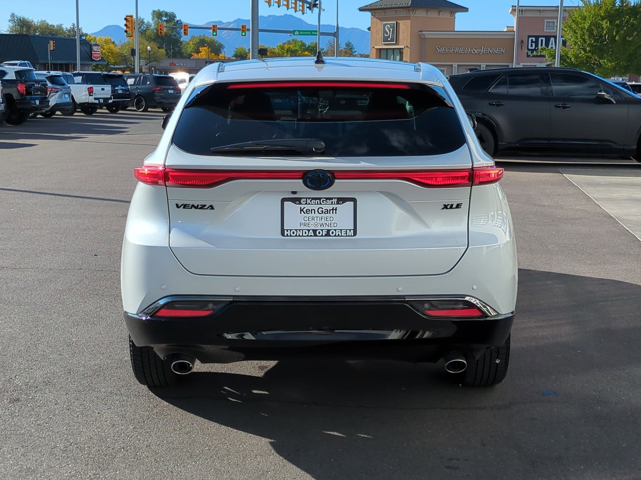 Used 2024 Toyota Venza Nightshade image 4