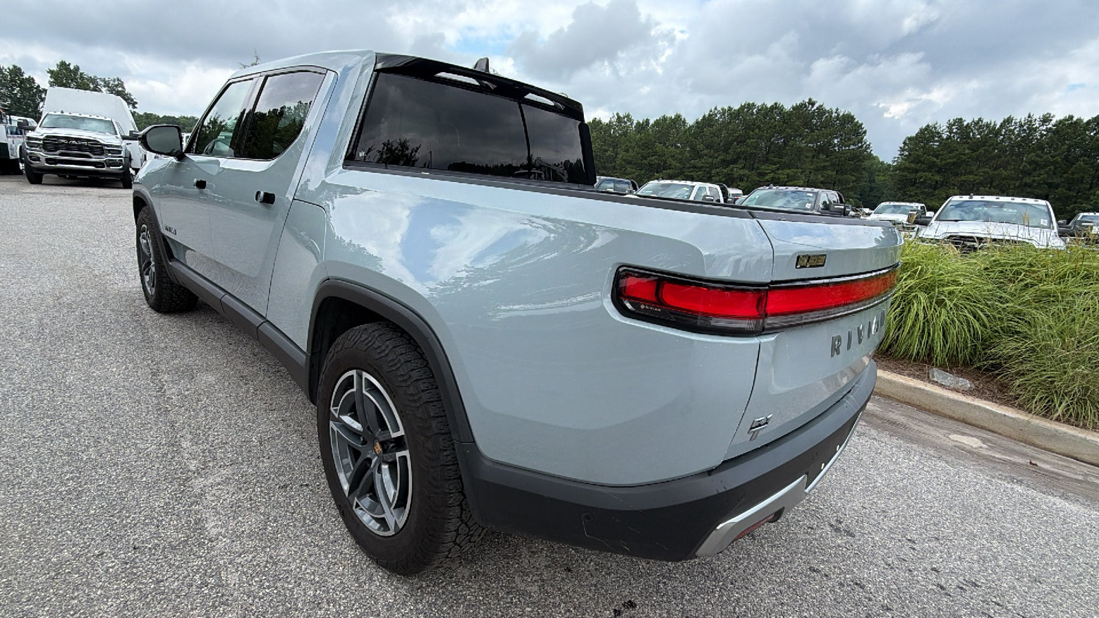 Used 2025 Rivian R1T Adventure AWD/4WD image 10