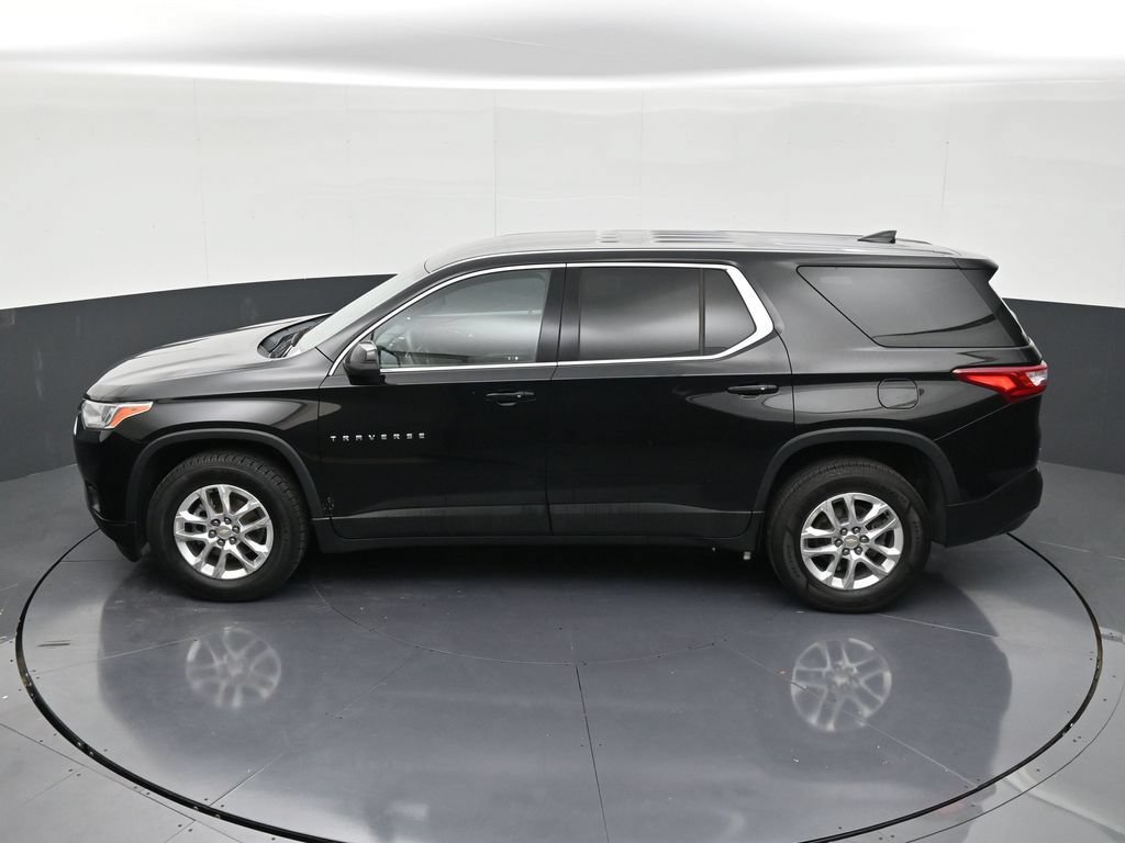 Used 2021 Chevrolet Traverse LS FWD image 13