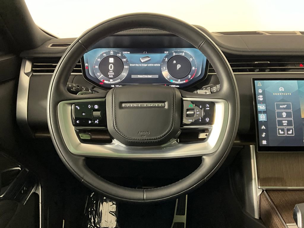 Used 2025 Land Rover Range Rover Long Wheelbase SE AWD/4WD image 13