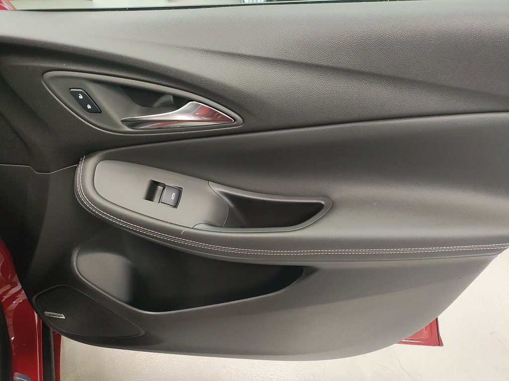 New 2026 Buick Encore GX Avenir w/ Avenir Technology Package image 9