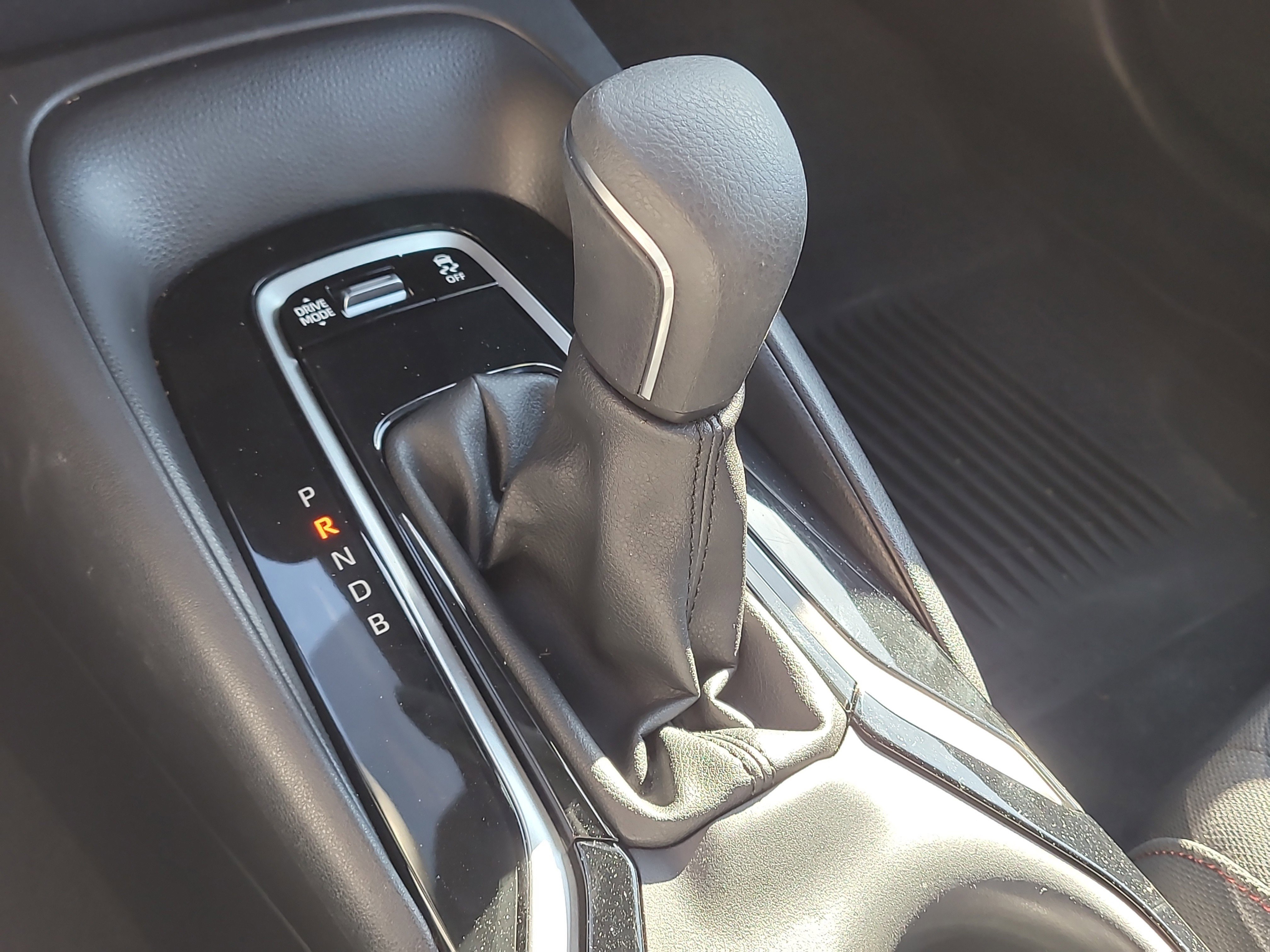 Certified 2025 Toyota Corolla SE image 24