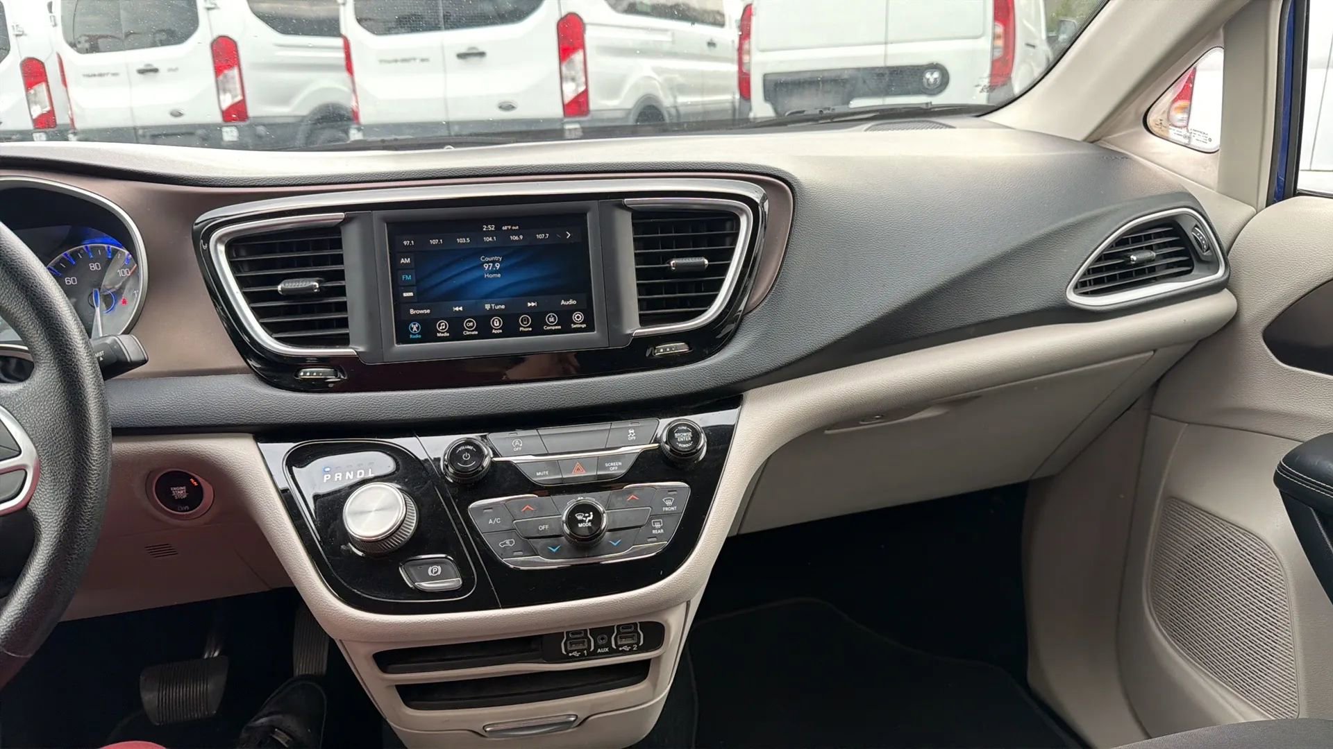 Used 2021 Chrysler Voyager LX image 20