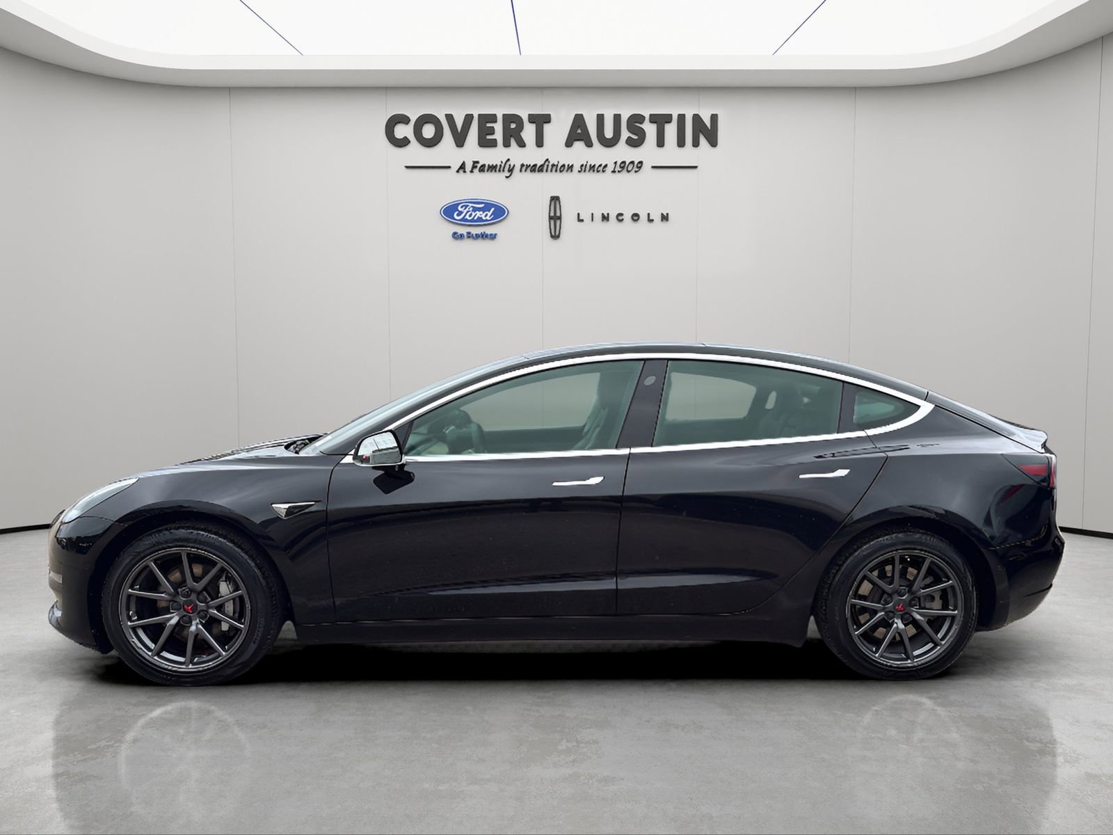 Used 2019 Tesla Model 3 Standard Range Plus RWD image 2