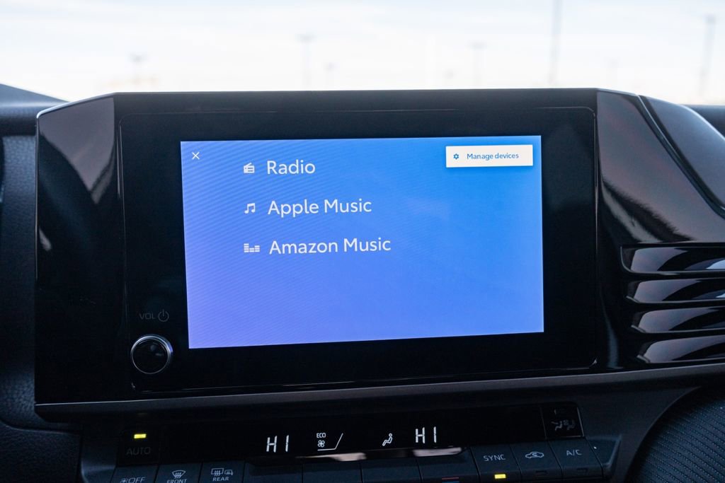 Used 2025 Toyota Camry SE w/ Convenience Package image 32