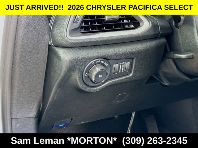 New 2026 Chrysler Pacifica Select image 10