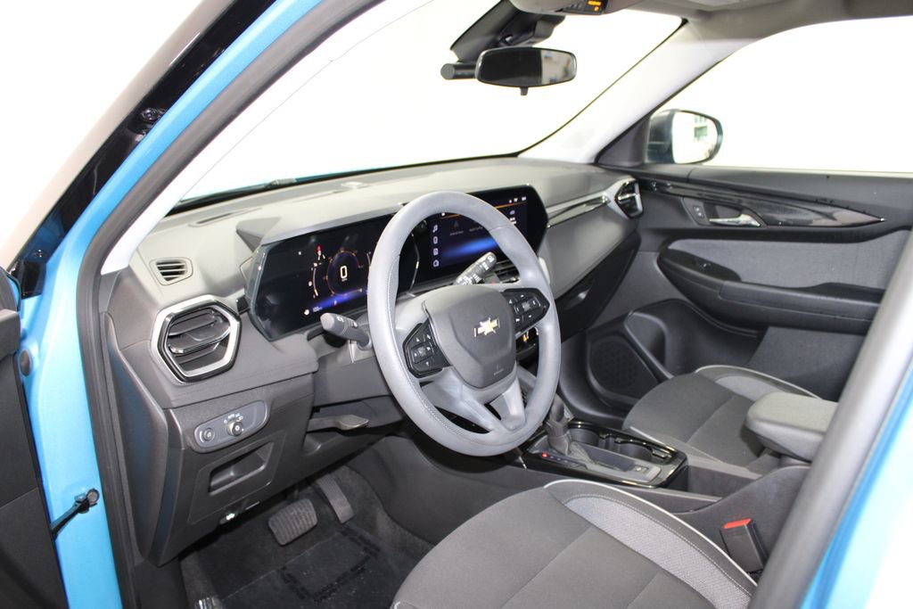 Used 2025 Chevrolet TrailBlazer LS w/ LS Convenience Package FWD image 21